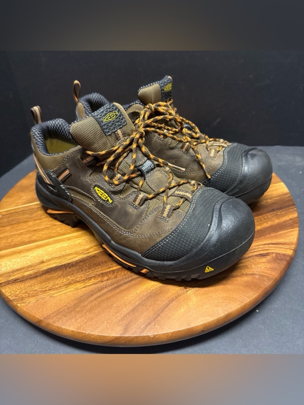 Keen Utility Men's Braddock Low Soft Toe Work Shoes Size 11.5 D Style 1014606D